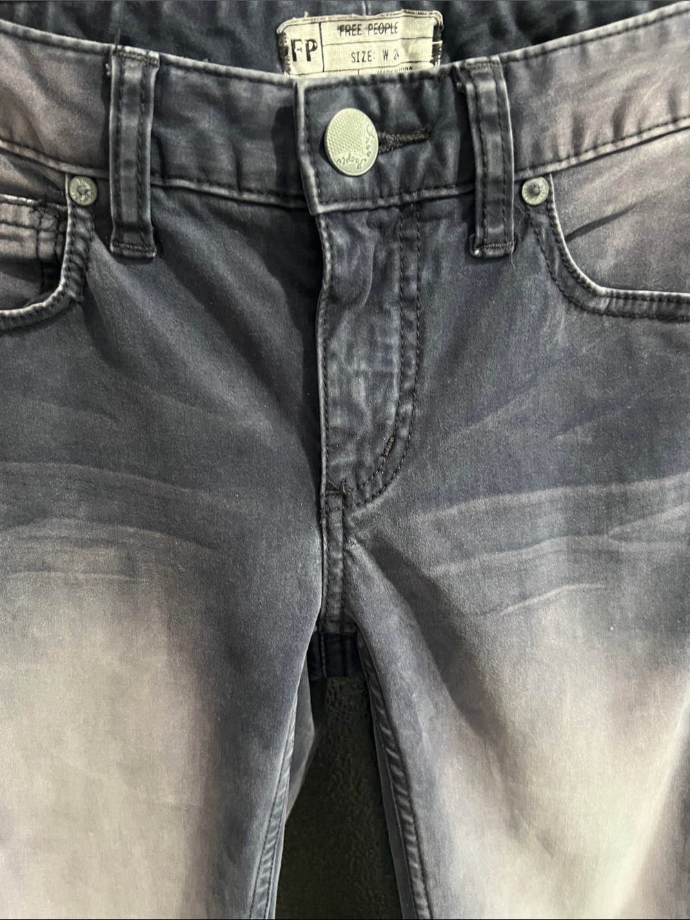 Free People | Dusty Violet Washed Jeans | Size XS - Picture 8 of 14